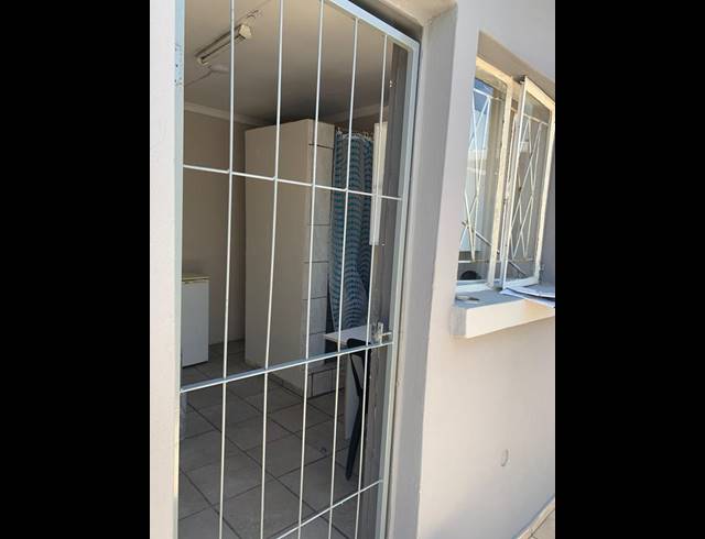 12 BEDROOM APARTMENT FOR SALE IN BEDWORTH PARK